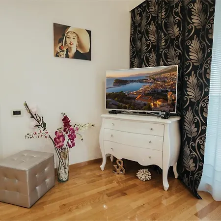 Antunovic * Makarska