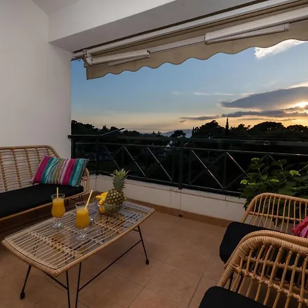 Antunovic * マカルスカ