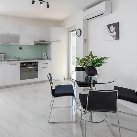 アパート Antunovic