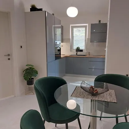 アパート Antunovic